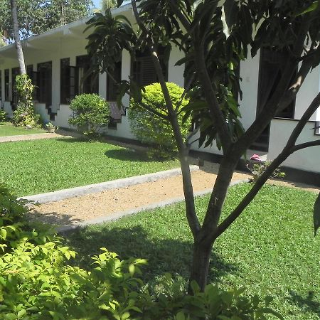 Rainbowswell Beach Resort Unawatuna Exterior foto