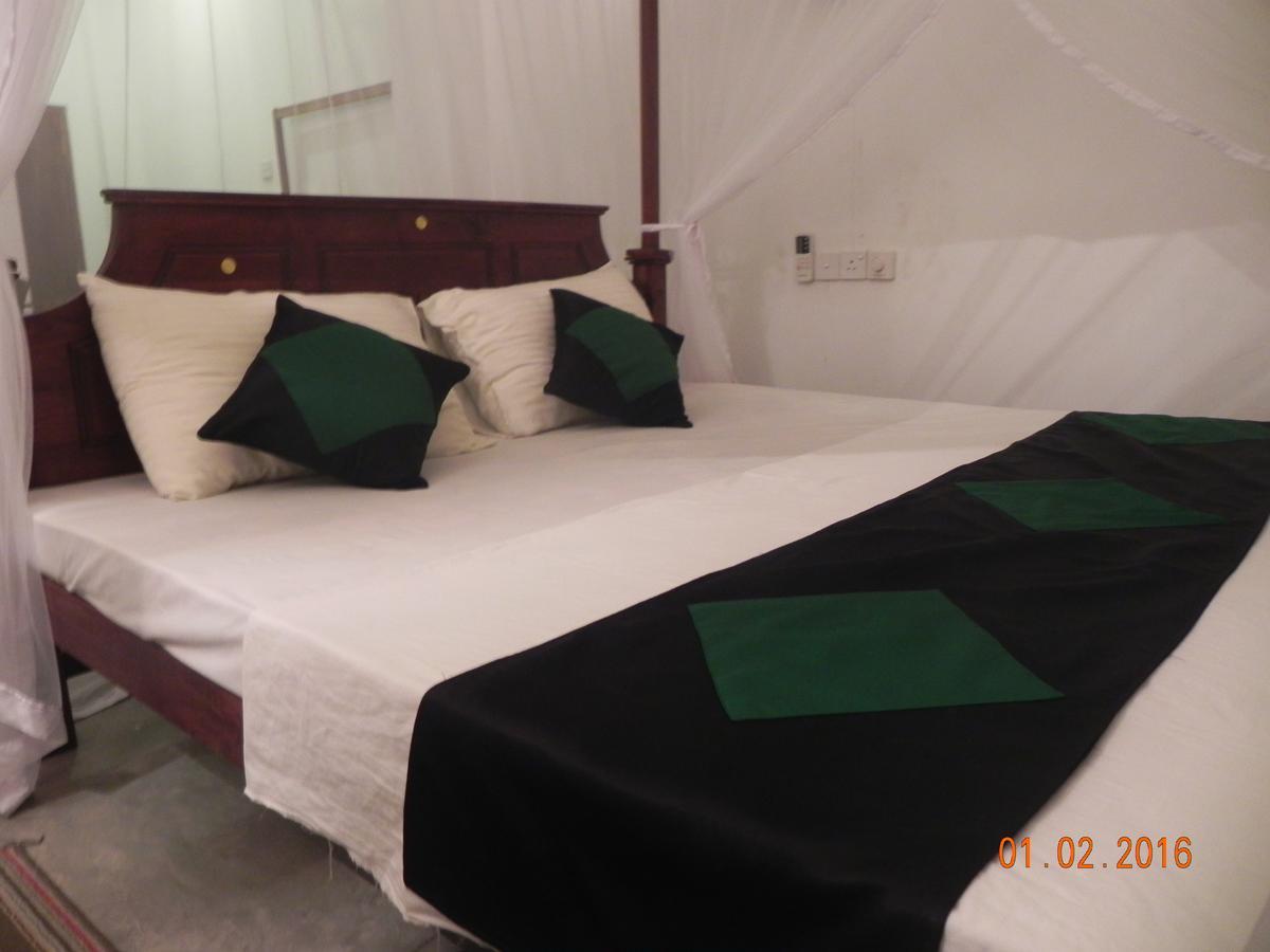 Rainbowswell Beach Resort Unawatuna Exterior foto
